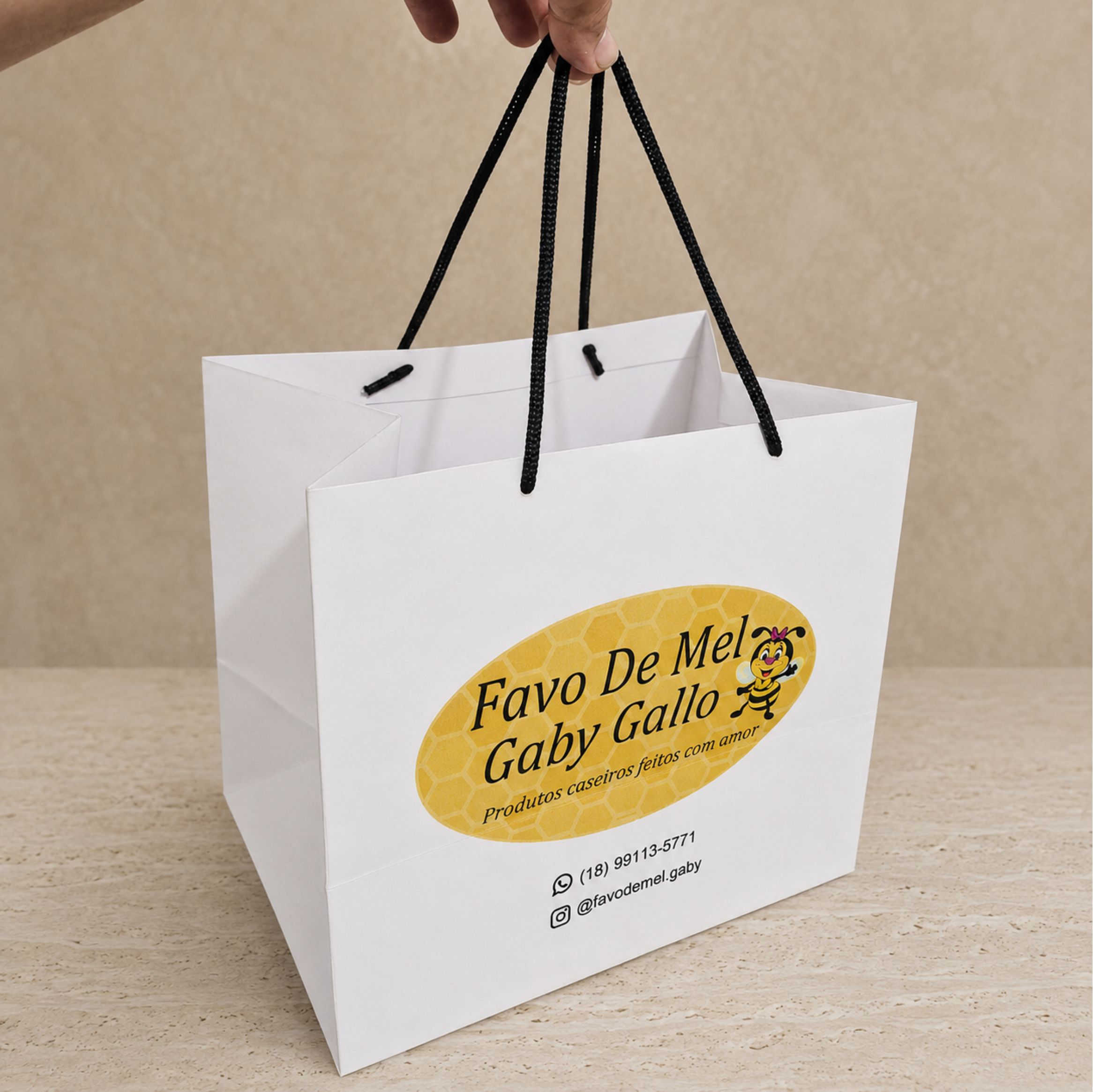 Sacola de Papel Personalizada 22x16x24 (vertical) - Imagem 6