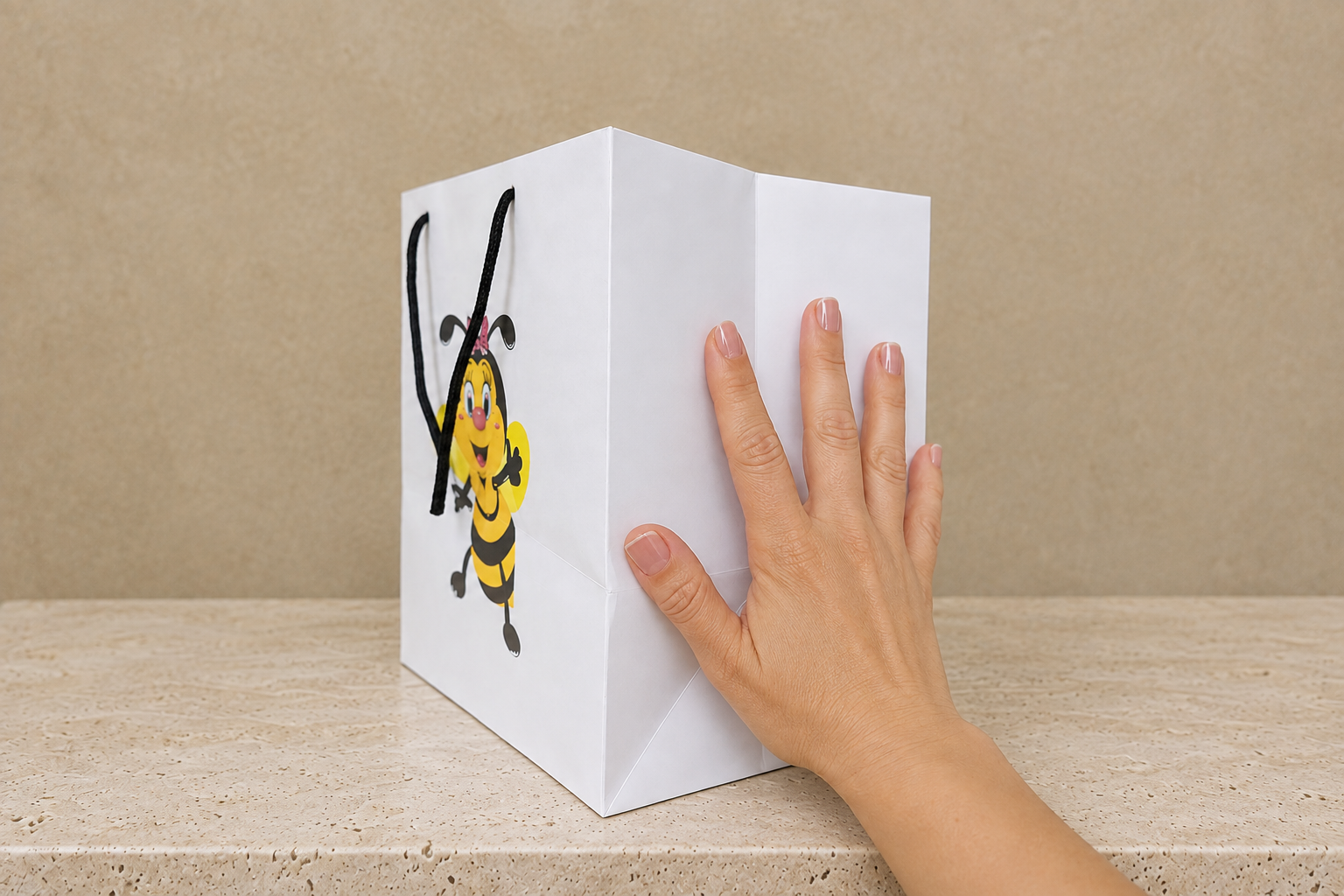 Sacola de Papel Personalizada 22x16x24 (vertical)